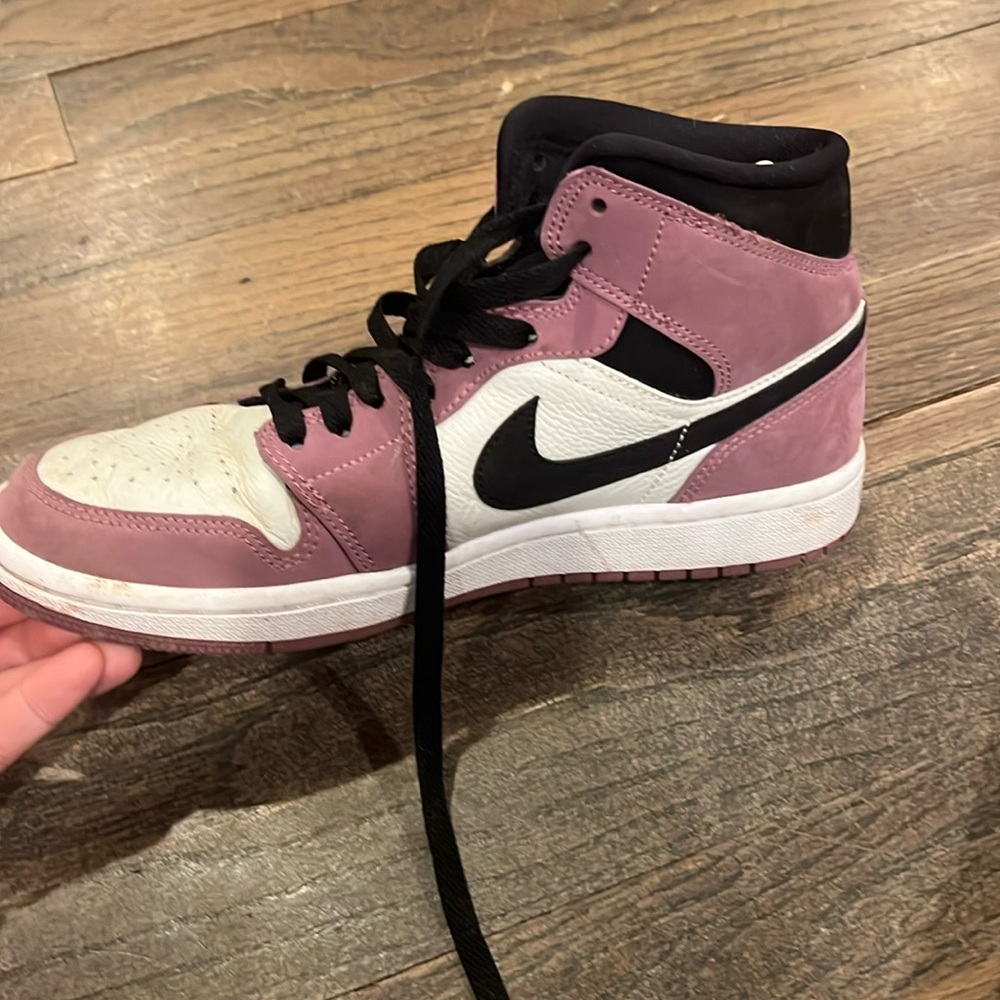 Mauve Nike size 8